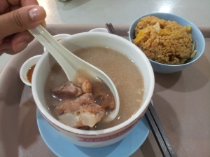Bak kut teh (Chinese pork rib soup)